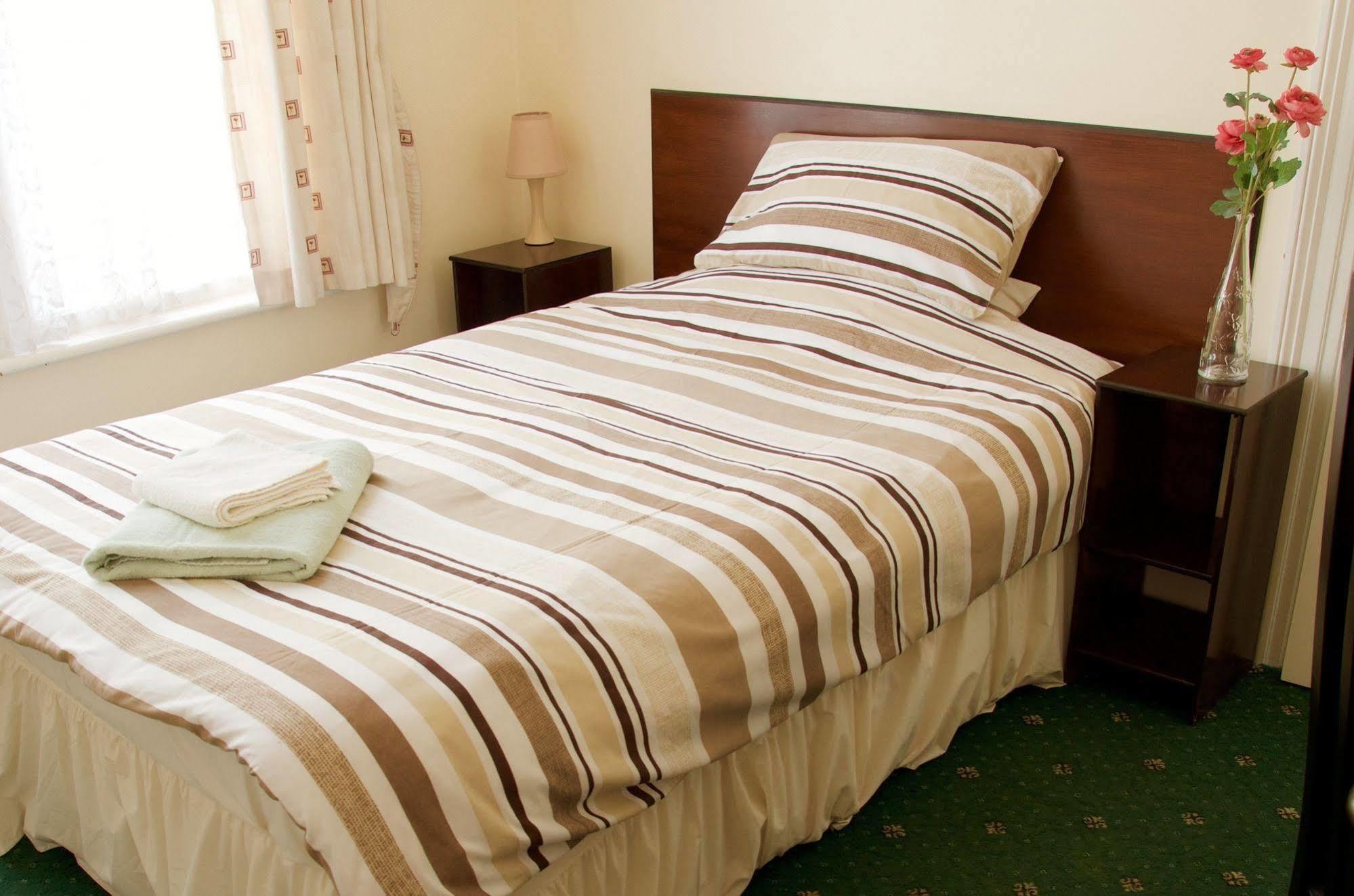 Landguard House Bed Only Hotel Southampton Exterior photo