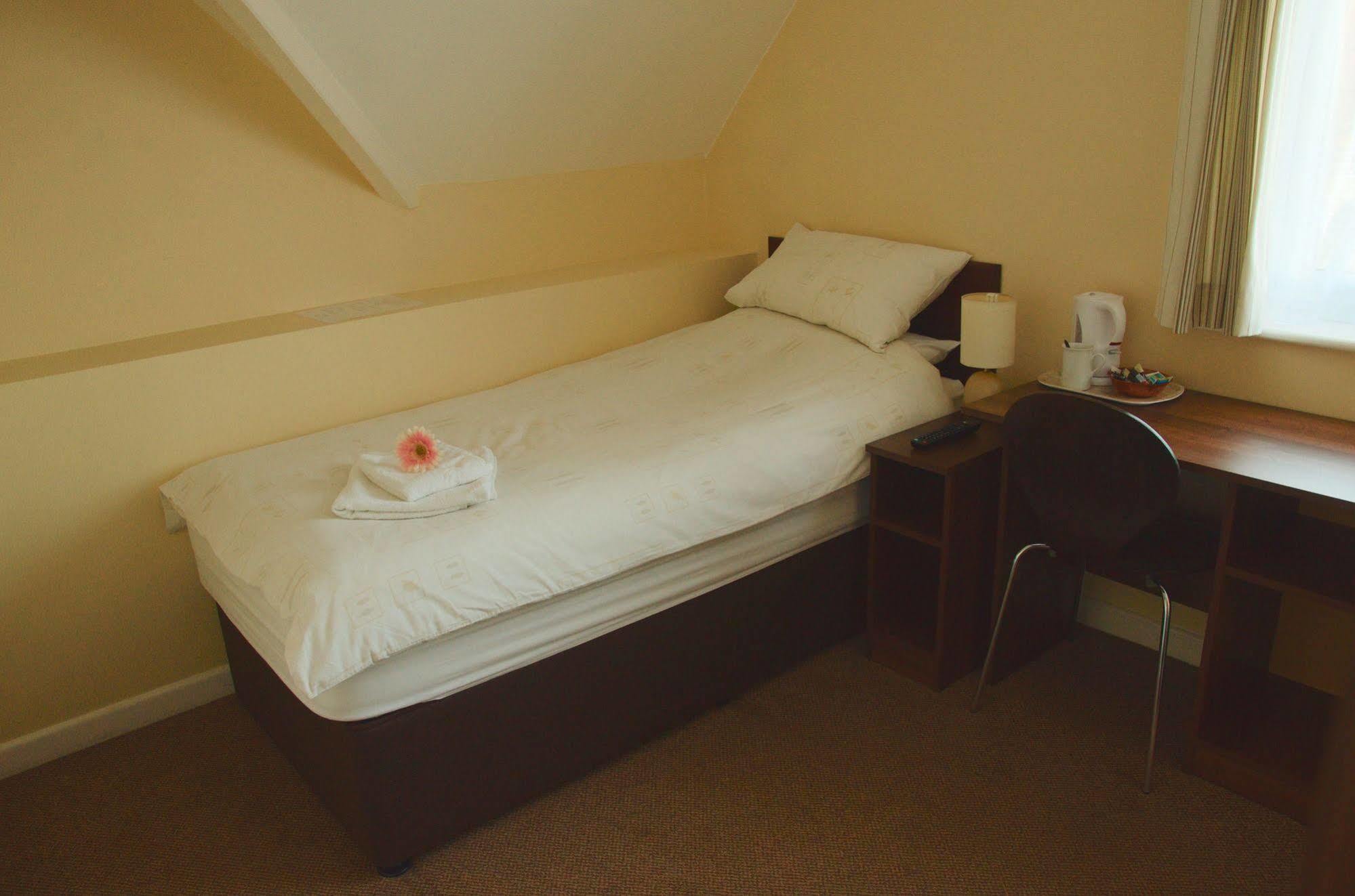 Landguard House Bed Only Hotel Southampton Exterior photo